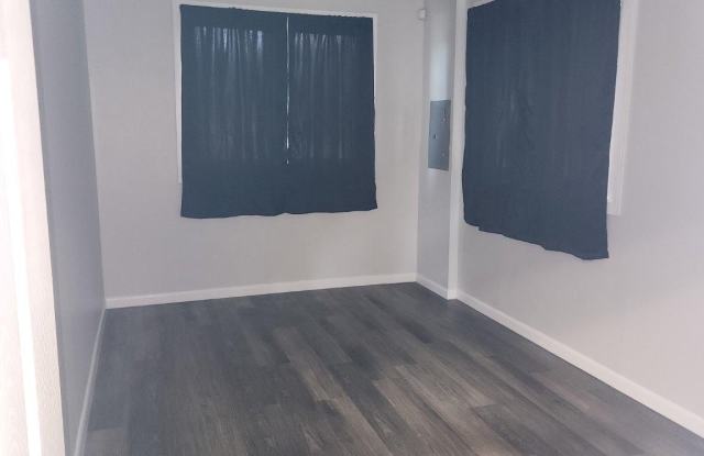 43 E WHEAT Road Gallery 2