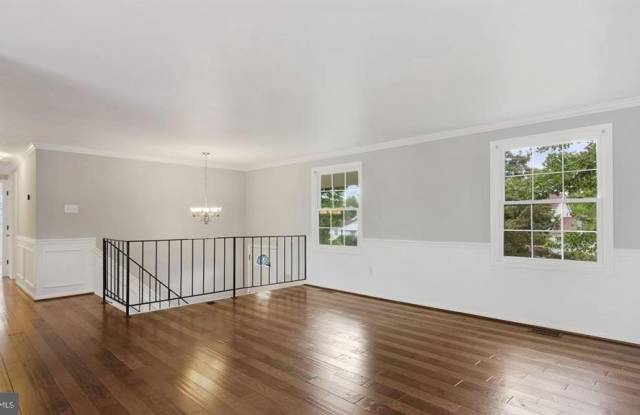 12802 MELVUE Court Gallery 3