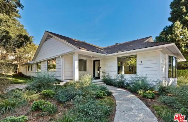 2400 Glendower Ave photos photos