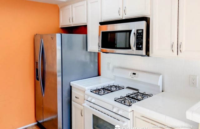 1076 South Orange Grove Ave Unit 2 - 1076 South Orange Grove Avenue, Los Angeles, CA 90019