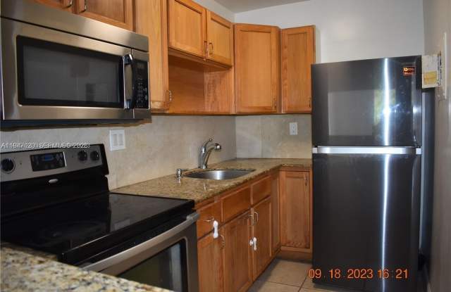 1470 NE 125th Ter photos photos