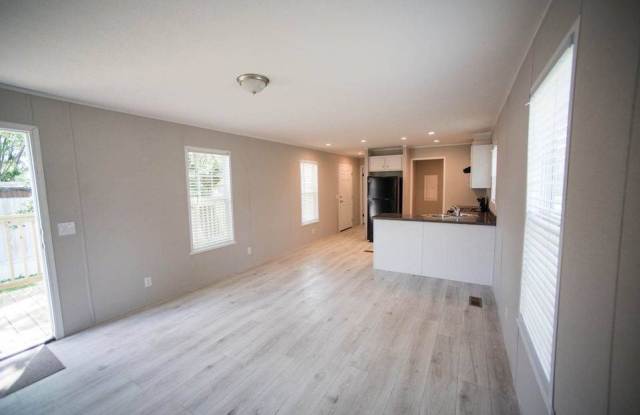 17 New Yorker Blvd. - 17 New Yorker Boulevard, Montgomery County, OH 45342