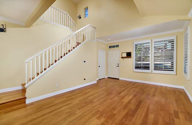 1008 Cottage Way Gallery 3