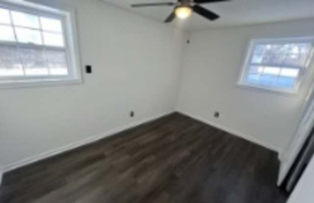 208 North Grant Avenue - B - 208 North Grant Avenue, Knob Noster, MO 65336