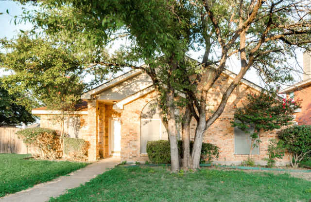 1105 Surrey Circle Gallery 2