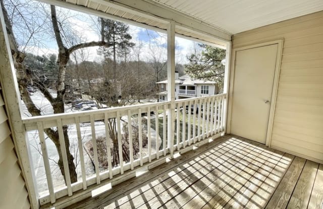 906 Park Ridge Road Gallery 2
