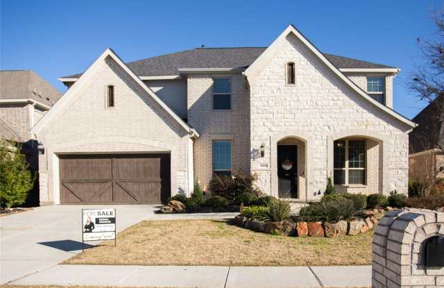 7600 Clear Rapids Drive Gallery 2