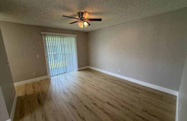 4160 Pershing Pointe Place Gallery 2