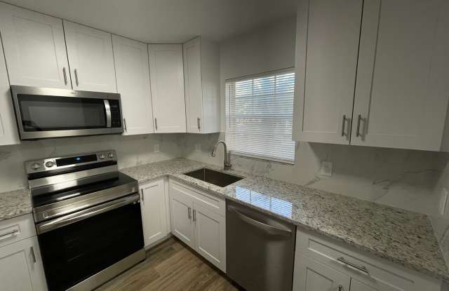 ANNUAL RENTAL - VISTAS AT HERITAGE BAY - 2 BED + DEN/ 2.5 BATH TOWNHOUSE photos photos