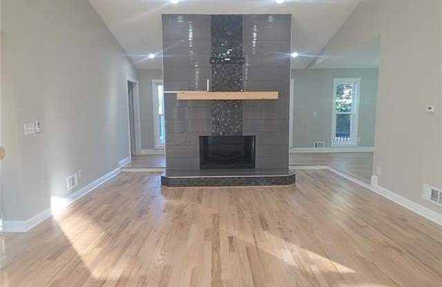1483 Hidden Hills Parkway Gallery 2