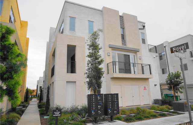 220 Paramount - 220 Paramount, Irvine, CA 92618