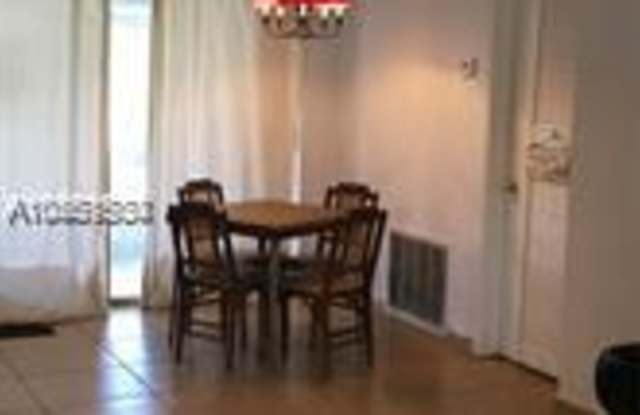 1914 N 31st Ave Gallery 2