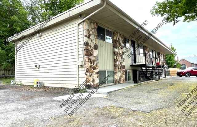 571 E 500 N - 2 photos photos