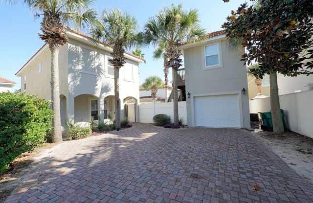 Beautiful Home with Guest Suite and Pool in Gated Calusa Bay in Destin photos photos Beautiful Home with Guest Suite and Pool in Gated Calusa Bay in Destin photos photos