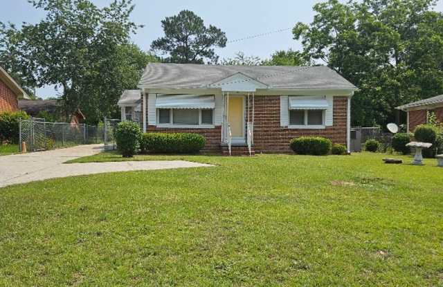 Charming 3 Bedroom, 2 Bath Home in a Quiet Neighborhood photos photos