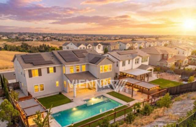 3166 Sofia Dr Gallery 2