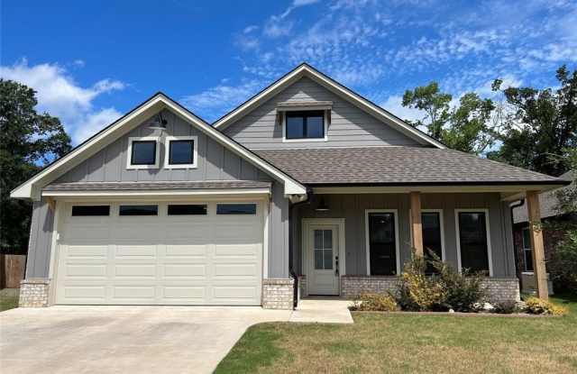 1715 Alamo Crossing - 1715 Alamo Crossing Road, Tyler, TX 75701