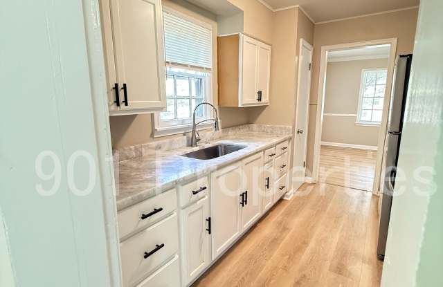 814 Colonial Road Gallery 4