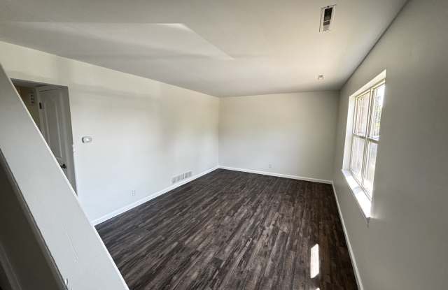4325 Ludwick Blvd photos photos