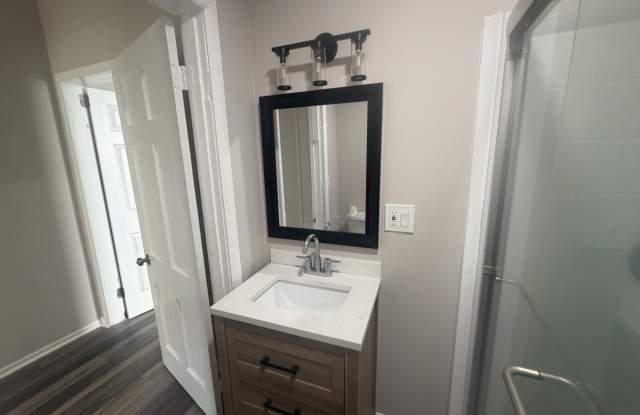 5617 Abbottsford Avenue - 1 Gallery 4