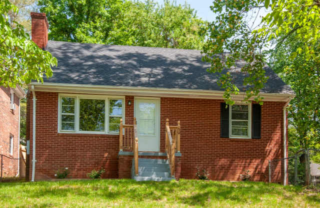 238 Old Lynchburg Rd - Charming Detached Home near UVA! photos photos