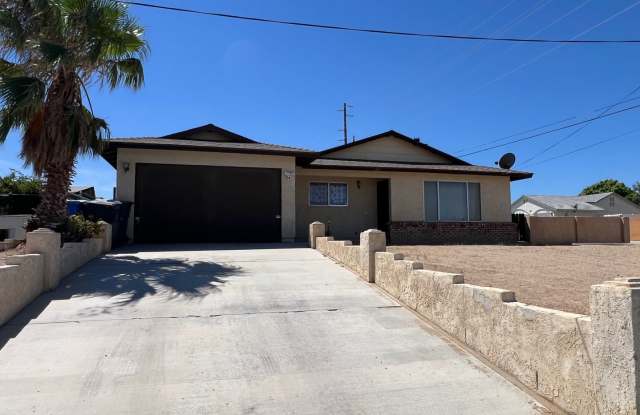 3 Bedroom 2 Bathroom House with RV Parking in Fenced Yard photos photos