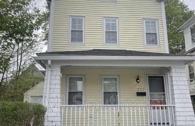 253 Yantic St - 253 Yantic Street, Norwich, CT 06360