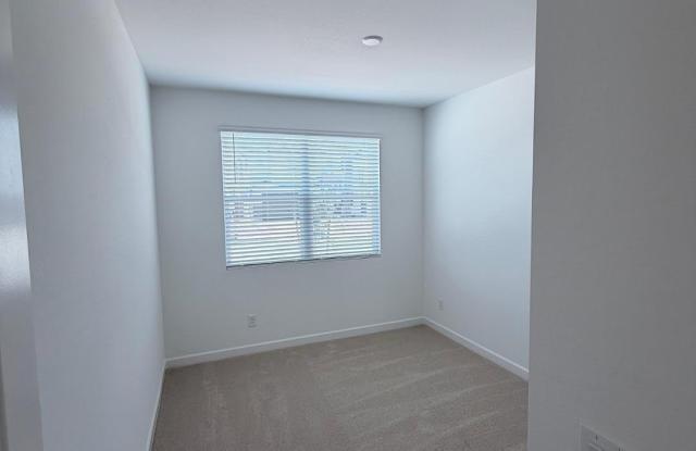 6988 W Buckhorn Gallery 4