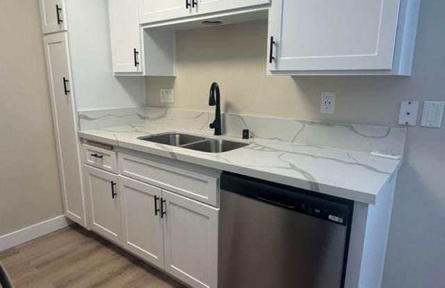 Carlsbad Coast Apts photos photos