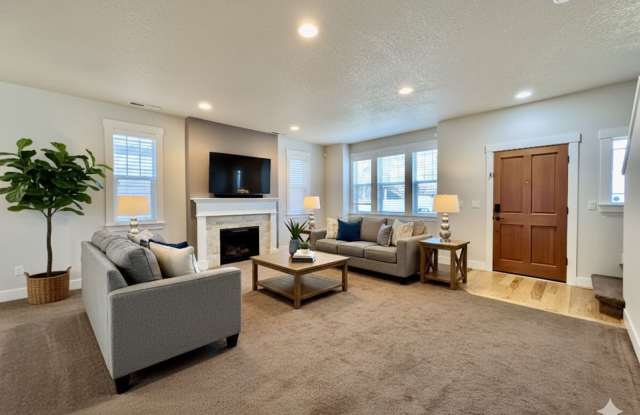 Beautiful 3 Bedroom Home Located in The Meadows at Baseline Woods Neighborhood Close to Nike and Intel! photos photos