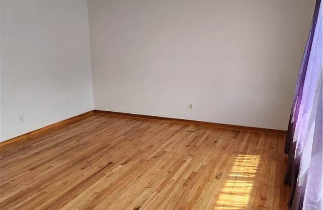 12020 Denver Drive Gallery 3