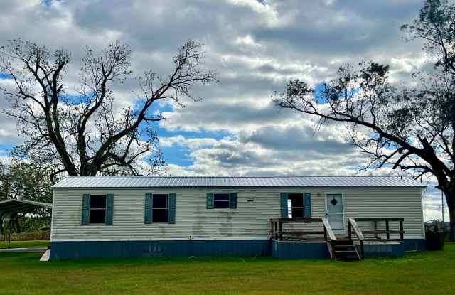 2 Bedroom, 2 bath Manufactured Home in Suwannee County photos photos