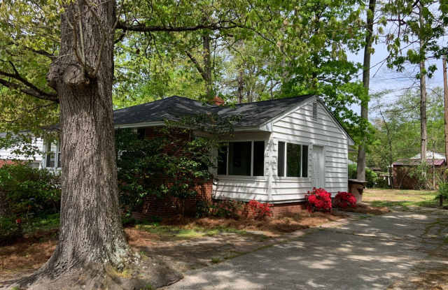 Adorable 3 Bedroom in College Hill photos photos