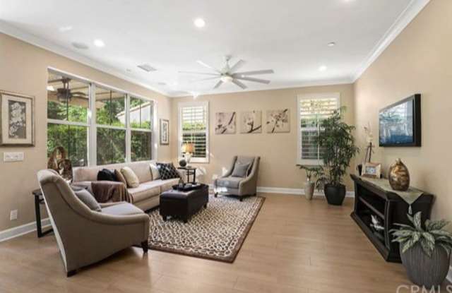 200 Cedarwood Gallery 4