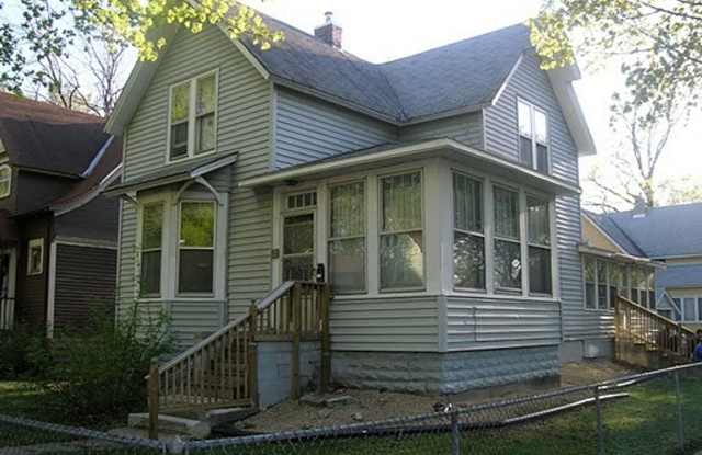 1057-15TH Gallery 3
