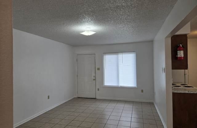 100 Melrose Dr # 1 Gallery 3