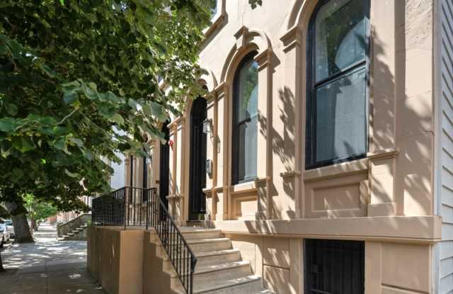 1913 Wallace Street - 12 Gallery 1