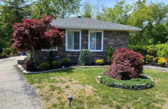 19 Bear Mountain Court - 19 Bear Mountain Court, Toms River, NJ 08753
