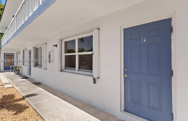 609 NE 6th Ct Gallery 3