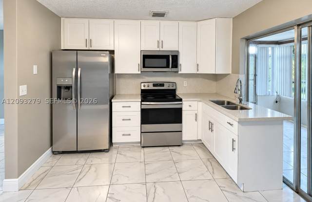 1904 NW 45th Ct Gallery 2