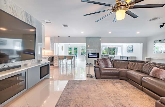 1510 SE 14th Court photos photos