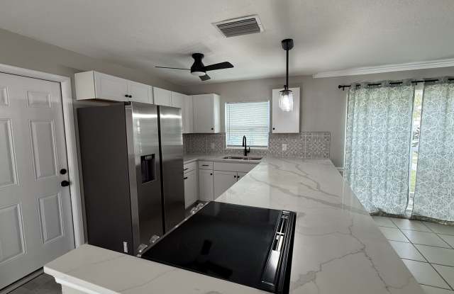 2554 Ambrose Ln Gallery 4