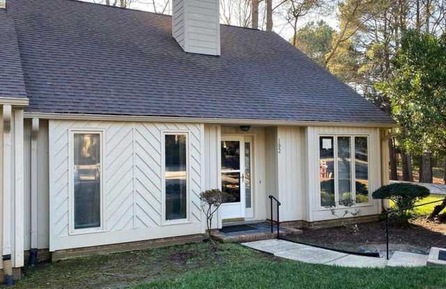 102 Woodbridge Lane, Chapel Hill, NC 27514 - 102 Woodbridge Lane, Chapel Hill, NC 27514