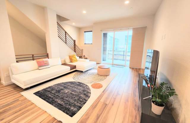 Enchanting and modern 3 bedroom, 3.5 bathroom townhome is an urban oasis. photos photos