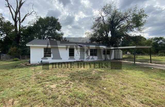 Very Cozy 3 Bed 1.5 Bath in Trinidad - 220 Lynn Street, Trinidad, TX 75163