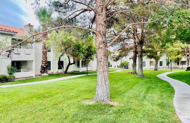 Inviting Fully Furnished 2 Bed, 2 Bath Condo!  Must See! Gallery 3