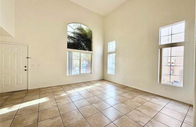 8700 Raindrop Canyon Avenue Gallery 3