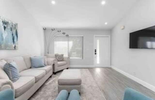 1151 MULBERRY Place Gallery 3