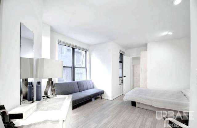 208 Thompson Street photos photos