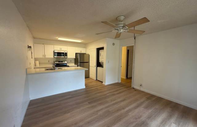Ihona K2 One bedroom, one bathroom, one parking ground level townhouse. Gallery 3